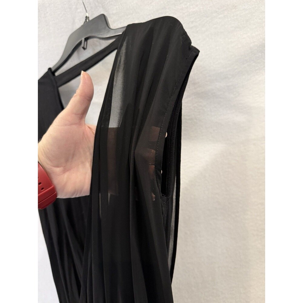 Elegant Black Sleeveless V-Neck Jumpsuit - Picture 3 of 7